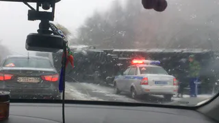 Серьезное ДТП на въезде в Рязанскую область - фура опрокинулась на легковой автомобиль