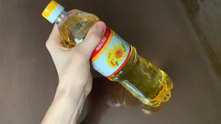 Проверяю на качество растительное масло и муку каплей средства: 9 забытых способов советских пищевиков-технологов проверить продукты