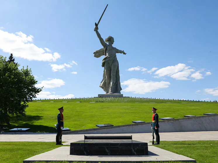 Волгоград временно возвращает историческое название Сталинград к Дню Победы