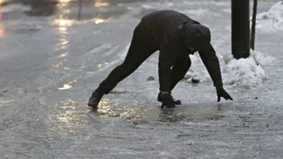 В Рязанской области МЧС опубликовало метеопредупреждение из-за гололёда и мокрого снега