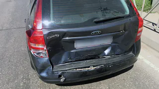 В Рязани на светофоре столкнулись Mazda и Kia: есть пострадавшие