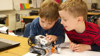 В Нижнекамске прошел первый турнир по робототехнике