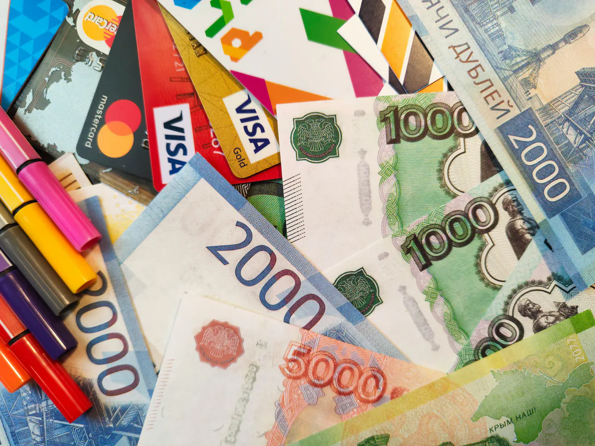 Теперь денежный перевод друзьям и родственникам под запретом: что нельзя писать, чтобы не остаться без банковской карты