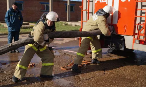 Нижнекамские пожарные соревновались в профессионализме