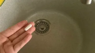 Ваши трубы будут в шоке: 1 таблетка "вымывает" жир и грязь за 60 секунд - дешево и сердито