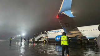 Самолёт, летевший в Нижнекамск, экстренно приземлился в Москве: лопнуло лобовое стекло