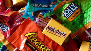 Гадость в фантике: Роскачество назвало конфеты, которые ни в коем случае нельзя покупать на Пасху