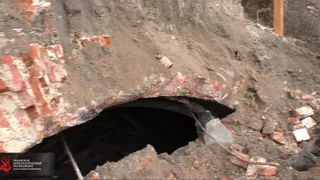 Настоящее подземелье: археологи осмотрели пространство под сводом старинной арки Астраханского моста