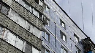 Подросток выжил после падения с шестого этажа в Рязани