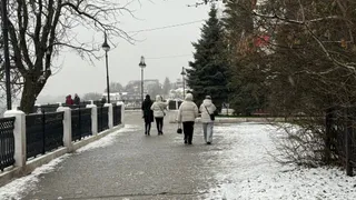 Синоптики озвучили прогноз на Новый год: ждать снег, оттепель или гололед?