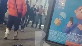 На площади Победы в Рязани засняли потасовку