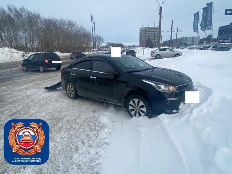 На промзоне столкнулись «Лада Калина» и «Kia Rio»