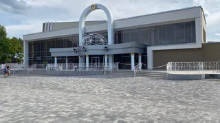 Ловушка для невнимательных: у Дворца торжеств находится невидимый бордюр