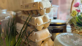 Больше не выбрасываю лотки для яиц: узнала способ применить их в прихожей - вся семья оценила перемены