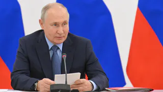 Путин отметил заслуги метеоролога, учителя и страхового агента из Коми