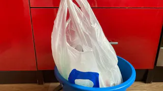 Приметы и запреты на 23 января: мусор из дома лучше не выносить