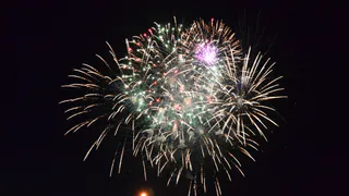 Тысячи рязанцев увидели салют в честь Дня России (видео)