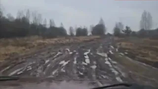 Следственный комитет проверит состояние дороги в деревне Топорищево