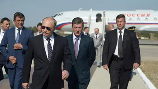 Брянское отделение "Народного фронта" продолжает собирать подписи за Путина