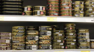 В "Светофор" за белорусской тушенкой: открываем три банки с консервами