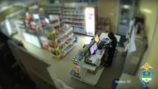 В Коми мужчина похитил кассу из магазина после ссоры с продавщицей