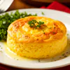 Пышный омлет без духовки и жарки — утренний завтрак с ресторанным шиком: весь секрет в "особом" процессе смешивания яиц