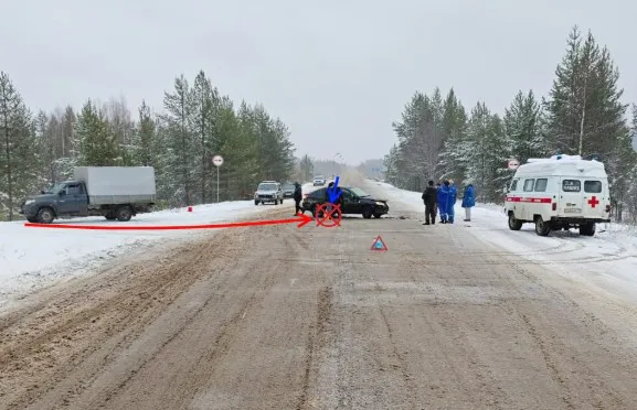 Два водителя спровоцировали серьезные аварии на заснеженных дорогах Коми
