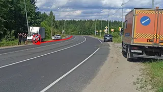 В Коми грузовой автомобиль протаранил опору ЛЭП