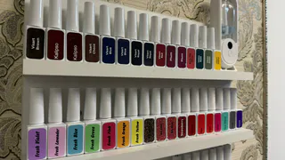 Выбрали этот цвет ногтей — и весь образ в минус: 6 лаков, которые делают вас колхозницей