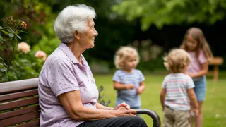 «Мы сами растим неблагодарных детей»: выводы Александры Марининой, почему после 60 жизнь превращается в одиночество