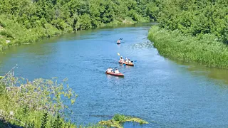 В Рязани мужчина устроил ночной заплыв на сапборде по затопленному Лесопарку