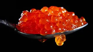 Цена на красную икру взлетела к Масленице