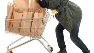 В России составлен портрет типичного магазинного вора