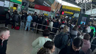 Рейс из Казани в Камрань задержали на 19 часов: пассажиры ночевали в аэропорту