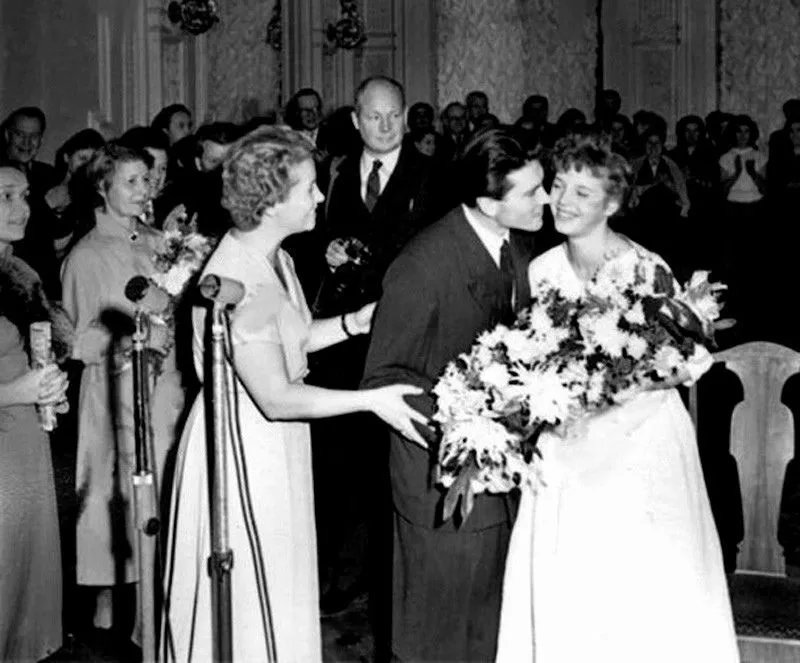 Горько! Первому в СССР Дворцу бракосочетания исполнилось 65 лет!