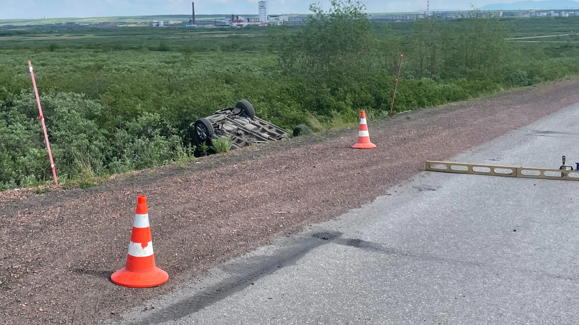 В Коми пенсионер и водитель иномарки попали в больницы после опрокидывания транспорта