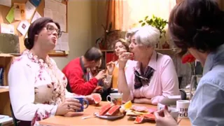 Брянским врачам и учителям разрешат принимать подарки