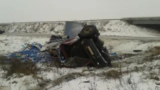 ДТП четверга: автомобиль с прицепом перевернулся в кювет, есть пострадавшие