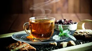 Врач назвал, чем и кому может быть вреден черный чай