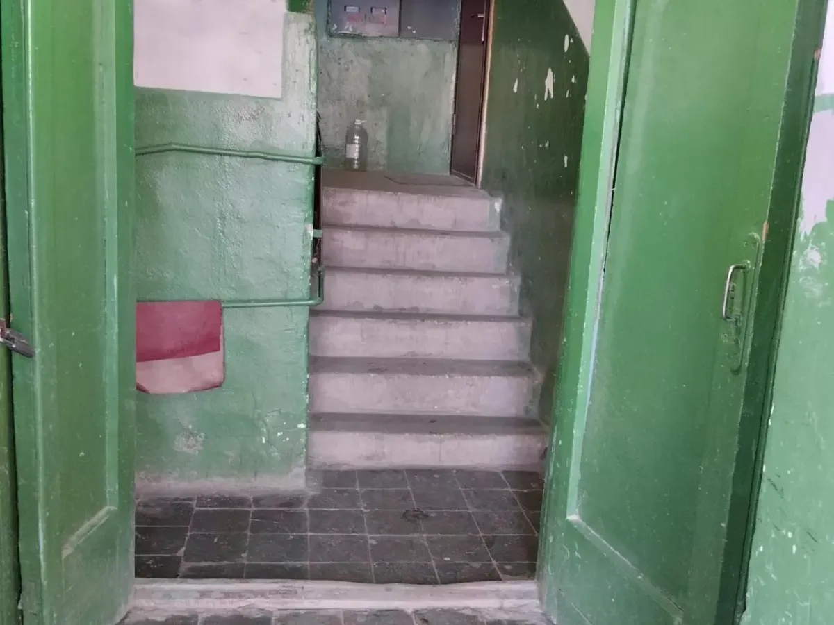 Молодая мама бьет тревогу из-за отсутствия пандуса в доме на проспекте Победы в Пензе