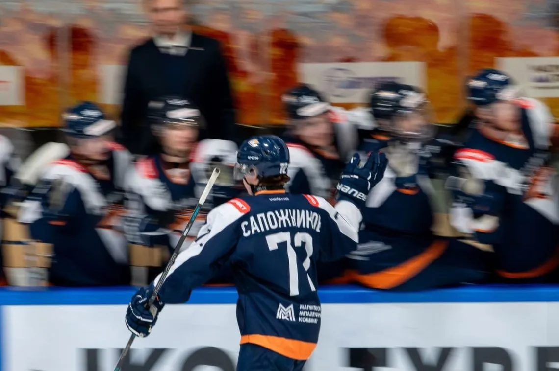 Хоккеисты "Магнитки" одержали вторую победу подряд, обыграв в домашнем матче "Нефтяник"