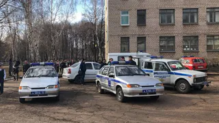 Подросток напал на учительницу и одноклассниц с канцелярским ножом