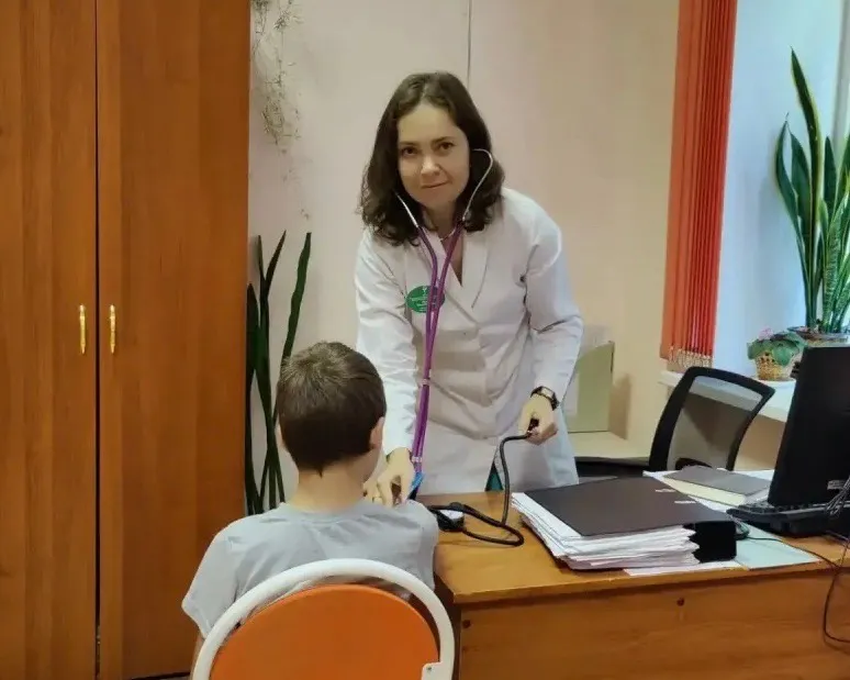 «Мушки» в глазах и шаткость: рязанские врачи нашли редкую аномалию у 12-летнего мальчика
