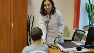 «Мушки» в глазах и шаткость: рязанские врачи нашли редкую аномалию у 12-летнего мальчика