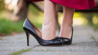 2 мазка на пятку: и даже жесткие и неудобные туфли больше не натрут - они будут мягче домашних тапок