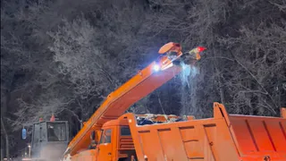 Сегодня на уборку дорог  Нижнекамска выведено 28 единиц спецтехники в 1 смену, 15 единиц - во 2-ю смену