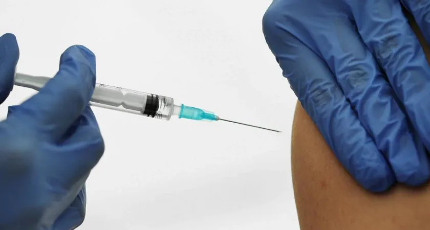 Россиянам напомнили, какие прививки необходимо сделать