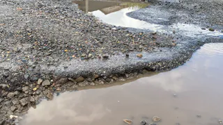 Дороги под Магнитогорском разрушаются - жители поселка Горького требуют ремонт