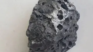 Редкий кометный метеорит почти за миллион продают в Коми на Авито