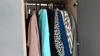 Кладу 1 таблетку в шкаф, и вещи благоухают свежестью — раз и навсегда избавляюсь от затхлого запаха одежды